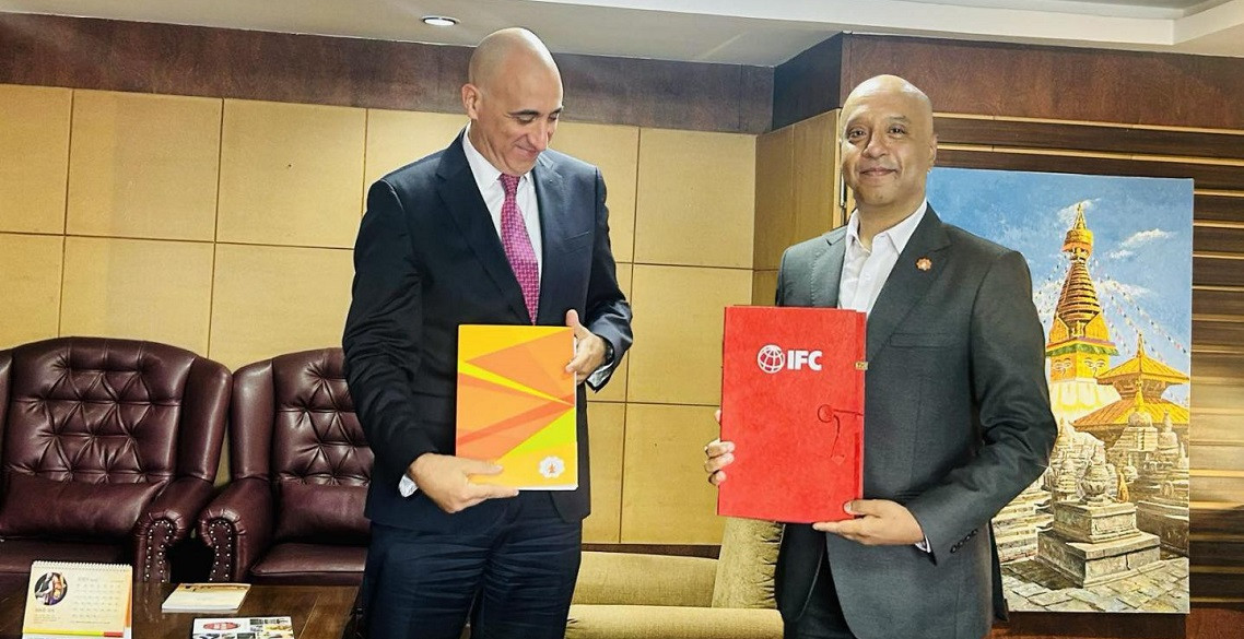 लक्ष्मी सनराइज बैंक र आईएफसीबीच साझेदारी