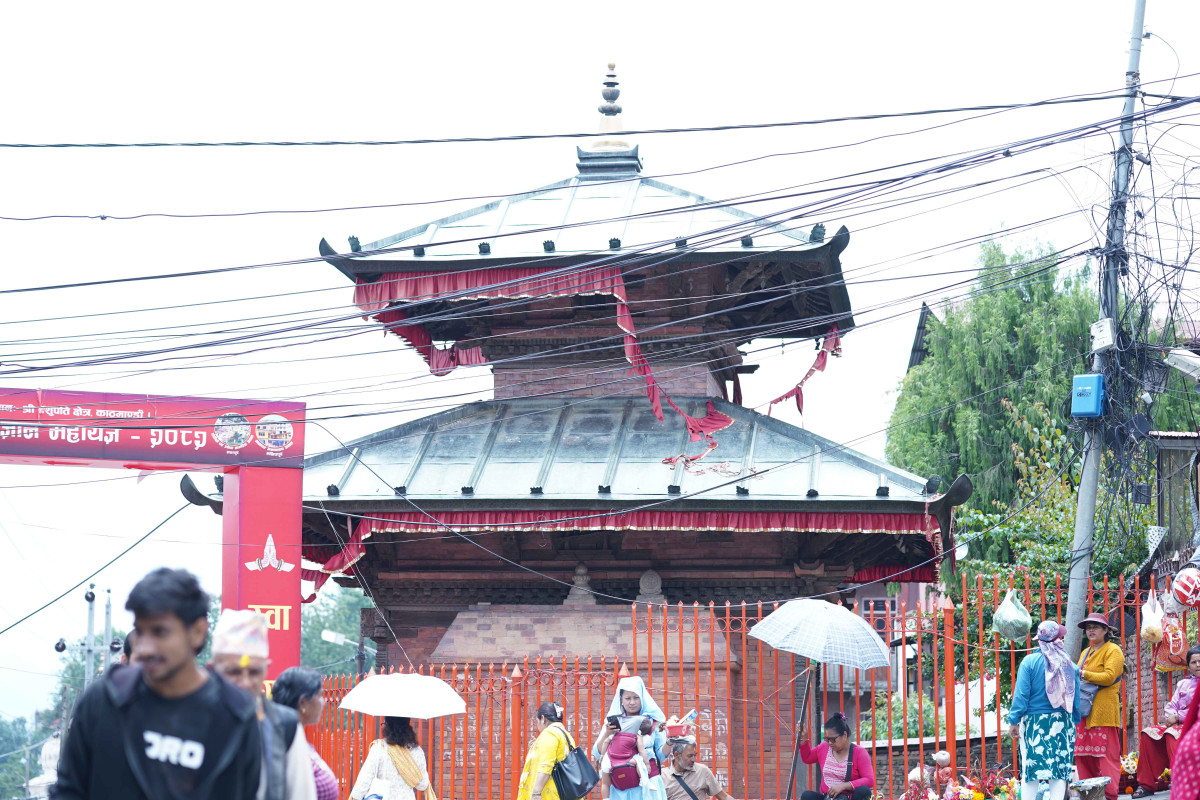 गुरु पुर्णिमाको दिनमात्र खुल्ने दक्षिणामूर्ति मन्दिर (तस्बिरहरु)