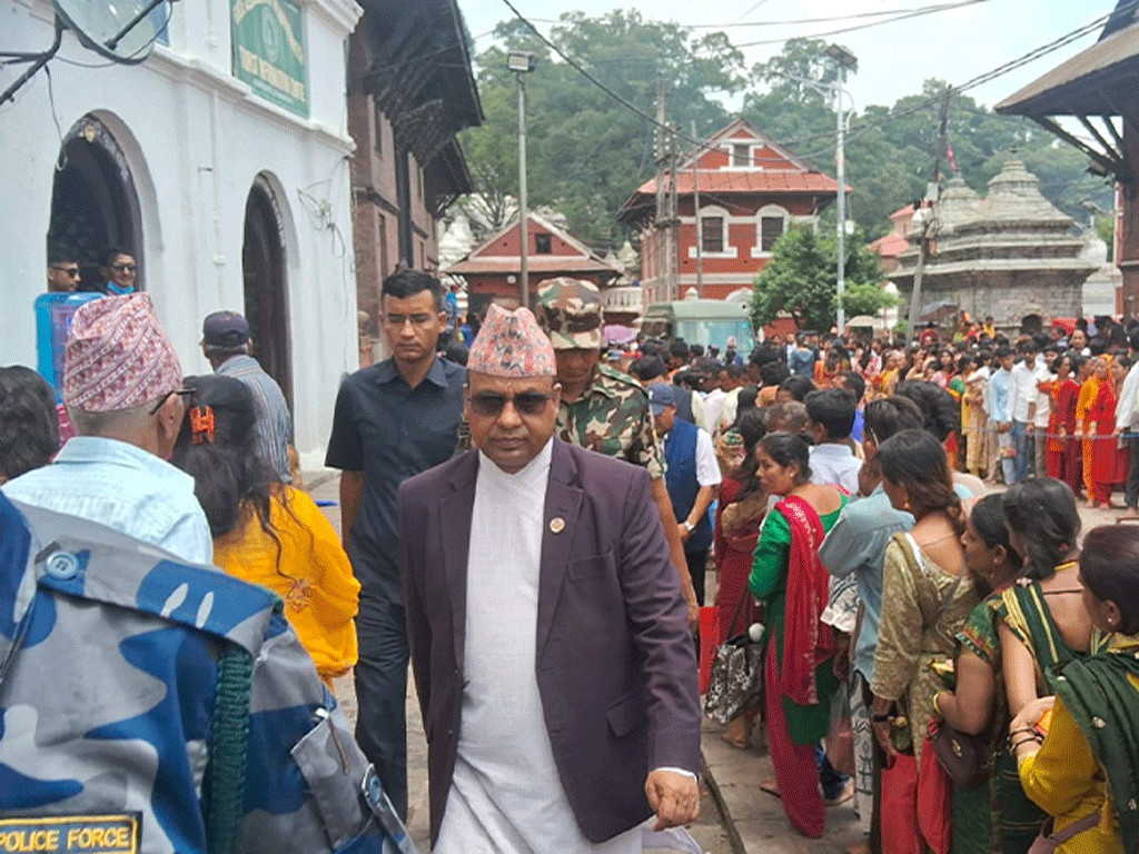 संस्कृति मन्त्री पाण्डेद्वारा पशुपति क्षेत्रको अनुगमन
