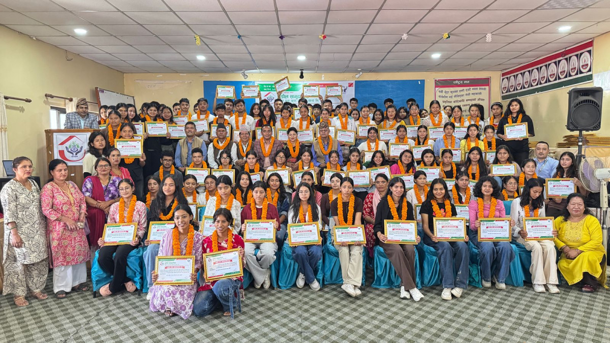 बुडोल सामुदायिक साकोसद्वारा संस्थामा आवद्ध २०७ बालबचतकर्तालाई एस.ई.ई. सम्मान तथा वृत्ति मार्गनिर्देशन सम्बन्धी अभिमुखीकरण