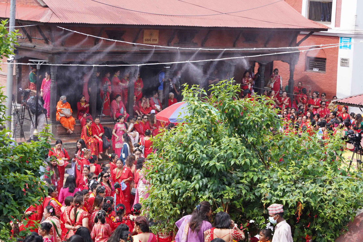 पशुपतिमा यस्तो देखियो तीजको रौनक (तस्बिरहरु)