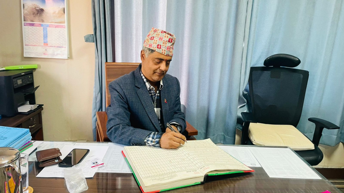 सहकारी विभागको रजिष्ट्रारमा सुशील ढकाल, गरे पदबहाली