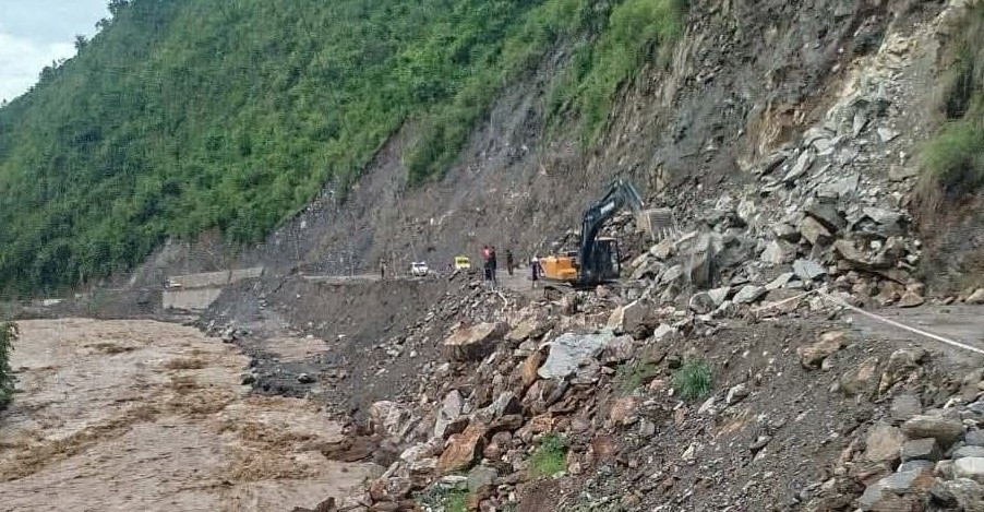 बाढी प्रभावित क्षेत्रका क्षतिग्रस्त सडक सञ्जाल असोजभित्रै सञ्चालनमा ल्याइने